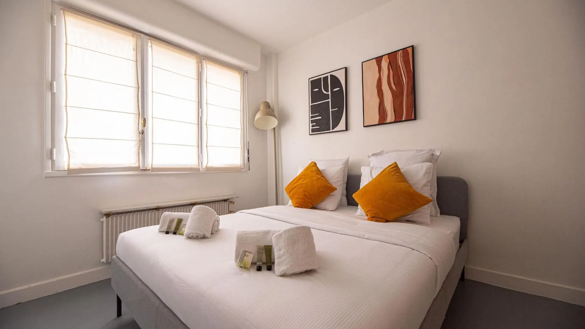 Cia - Pereire, Spacious Flat With Balcony Paris Apartment